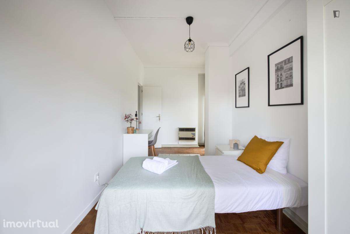 Quarto - localizado em Roma-Areeiro Lisbon - Grande imagem: 5/55