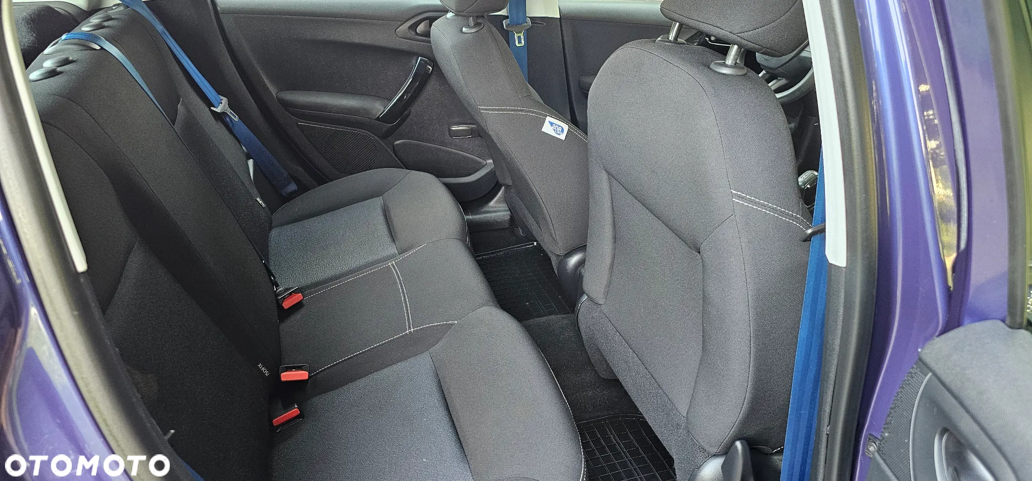 Peugeot 208 - 21