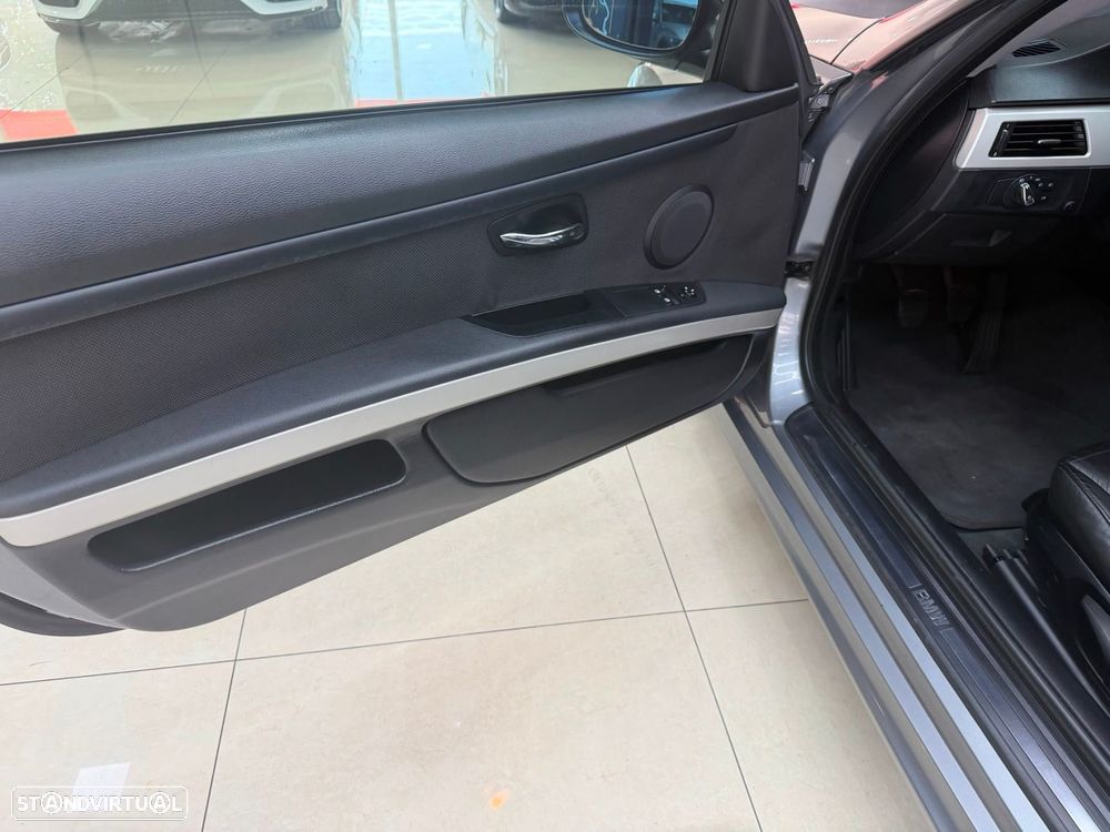 BMW 320 d Coupe - 16