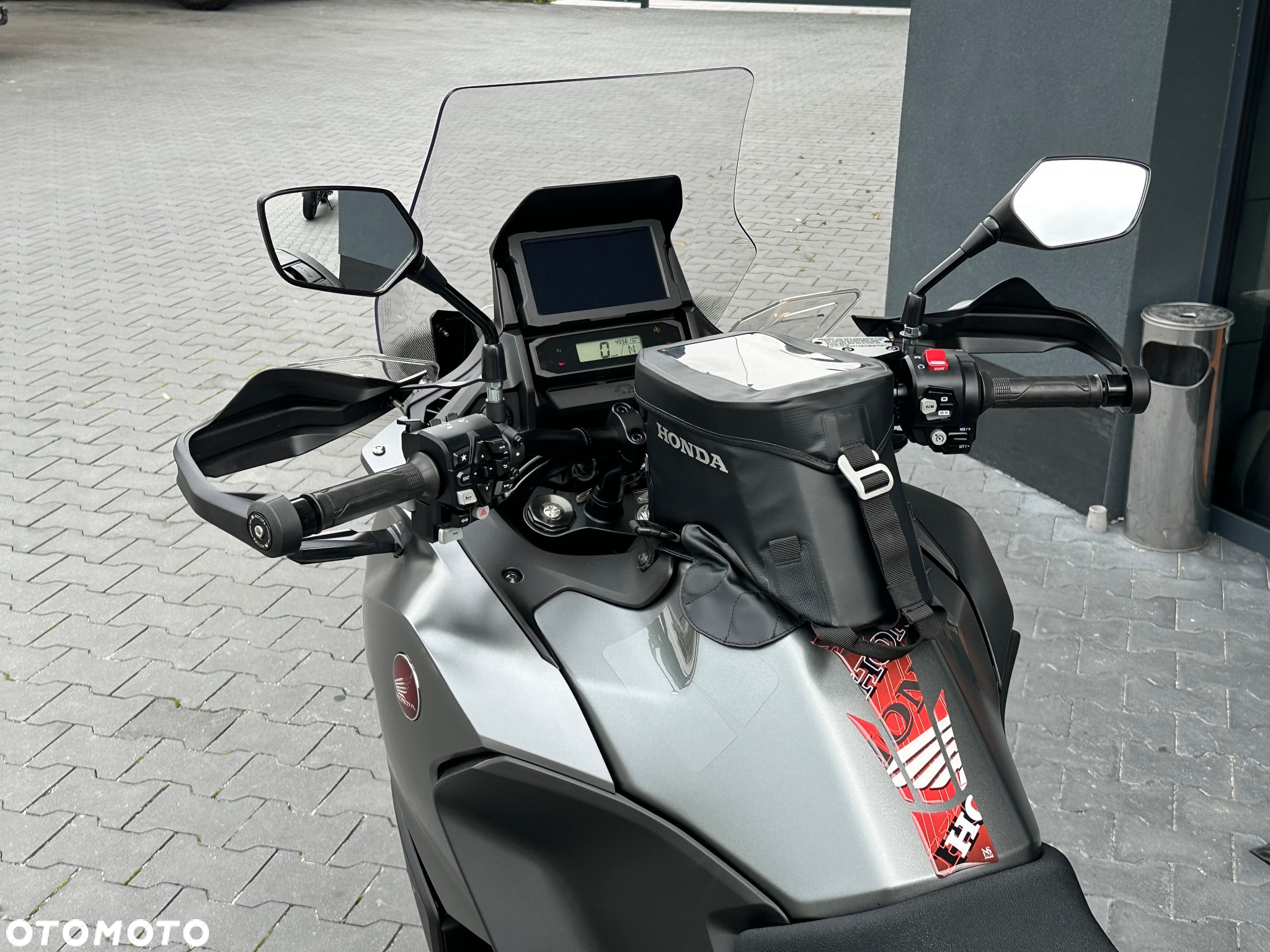 Honda NT - 24