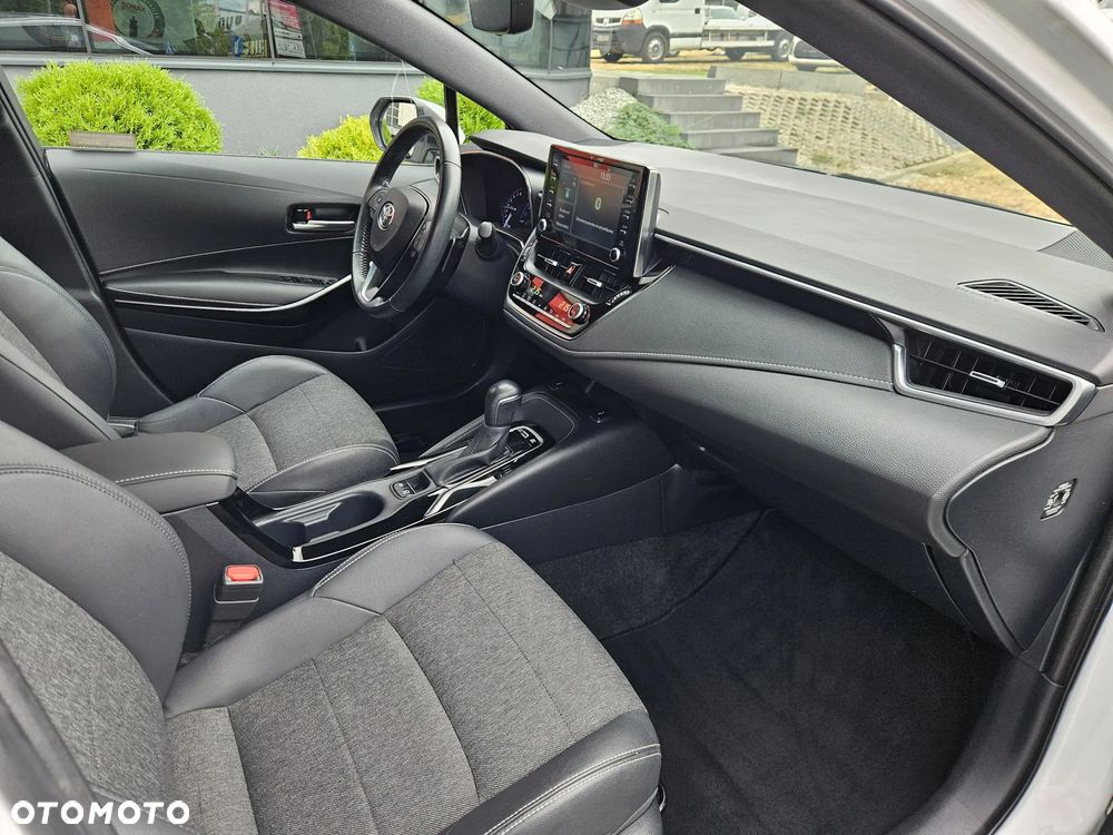 Toyota Corolla - 12