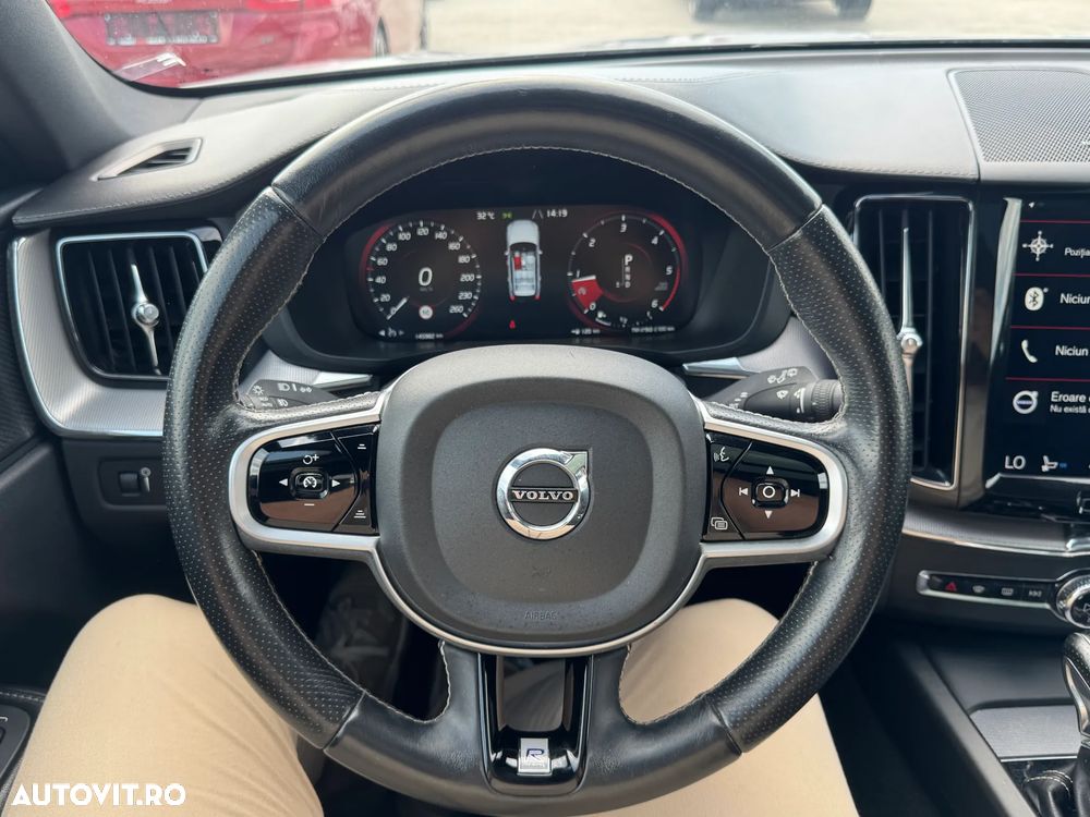 Volvo XC 60 D5 AWD R-Design - 22