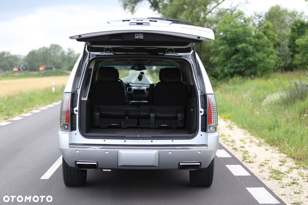 Cadillac Escalade - 12
