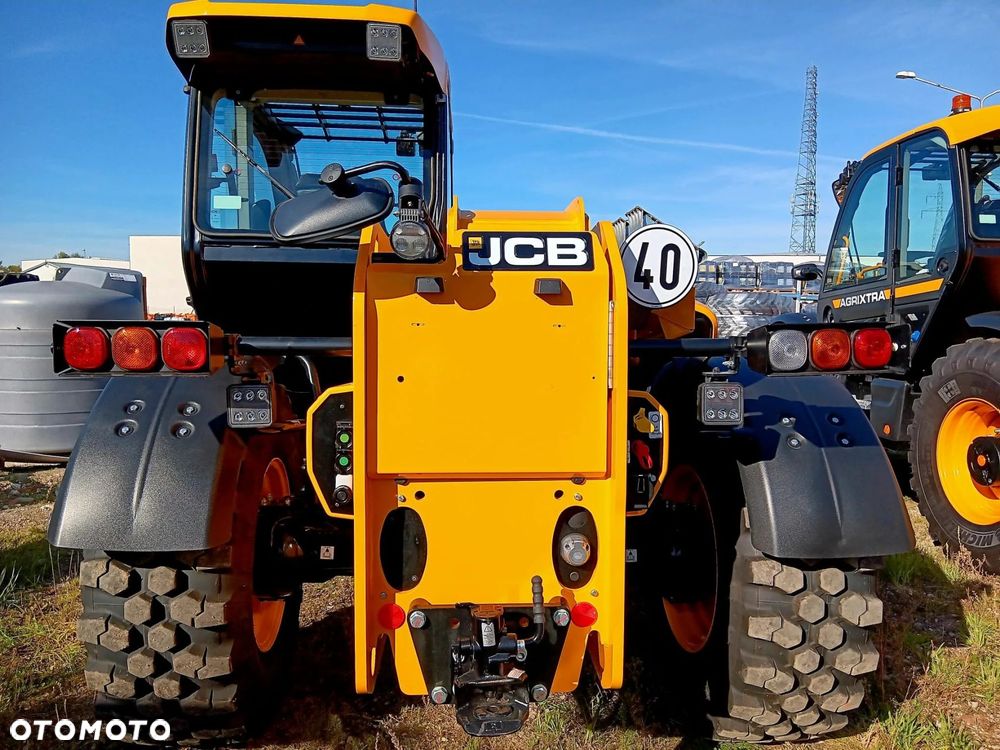 JCB 542-70 Agri Xtra - 3
