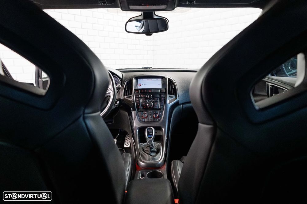 Opel Astra GTC OPC 2.0 T - 16