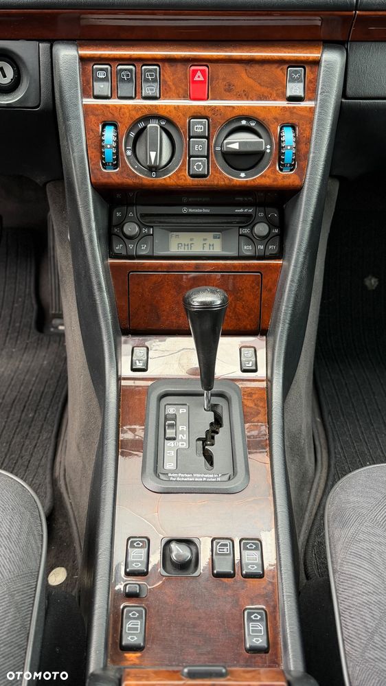 Mercedes-Benz W124 (1984-1993) - 32