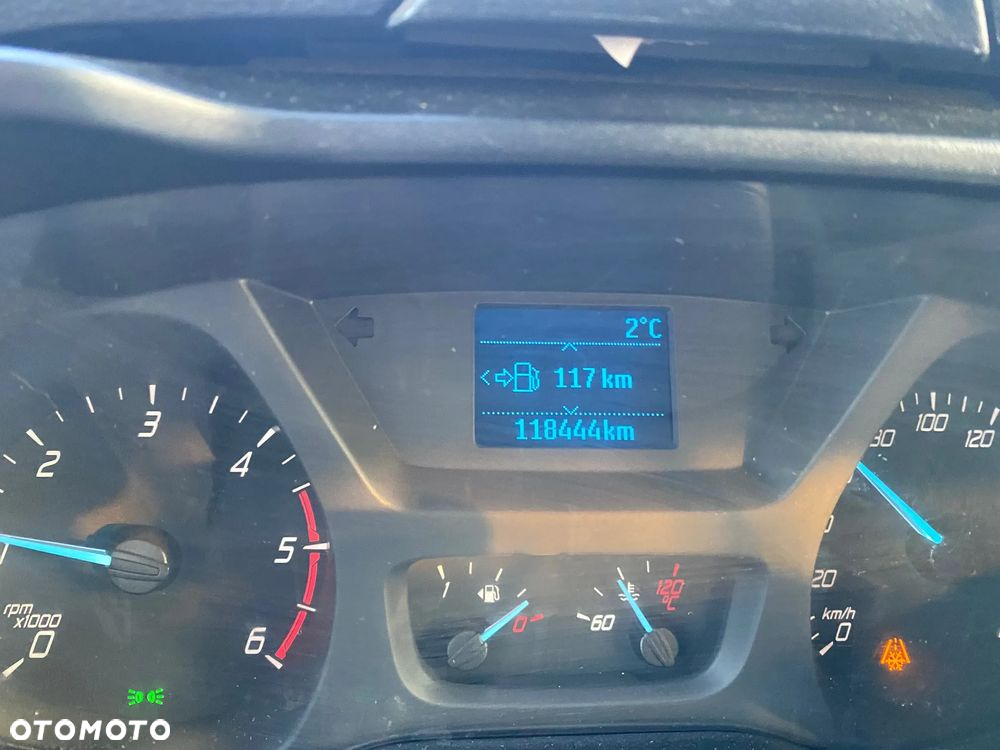 Ford Transit 350 7 Miejsc 2.0 EcoBlue 130KM L4 RWD 69900 Netto - 10
