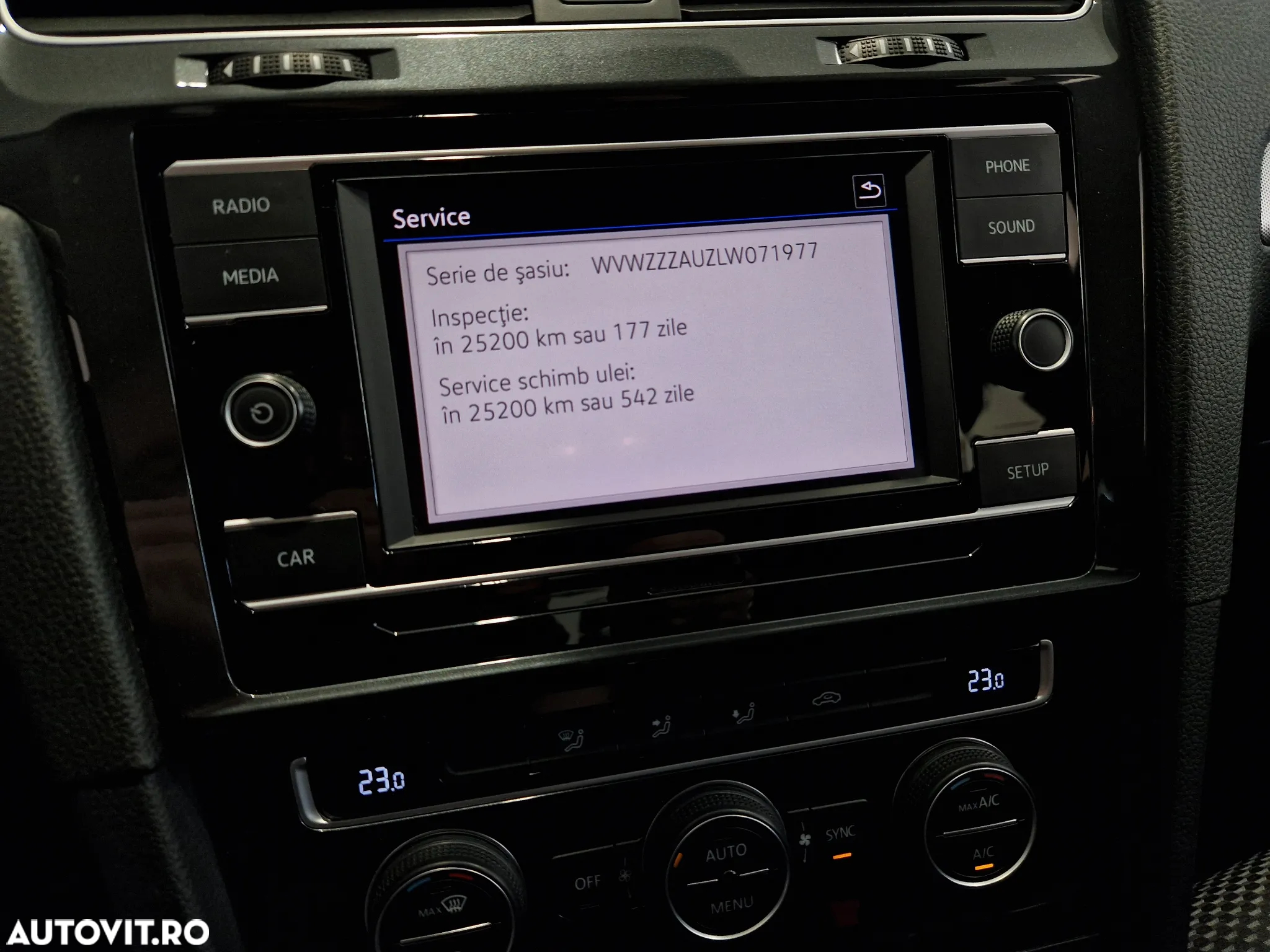 Volkswagen Golf 1.6 TDI Trendline - 22