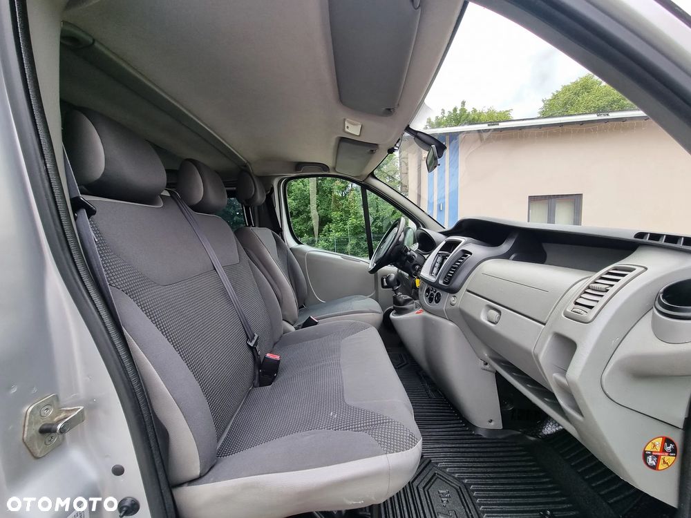 Opel Vivaro L2H1 2.9t - 15