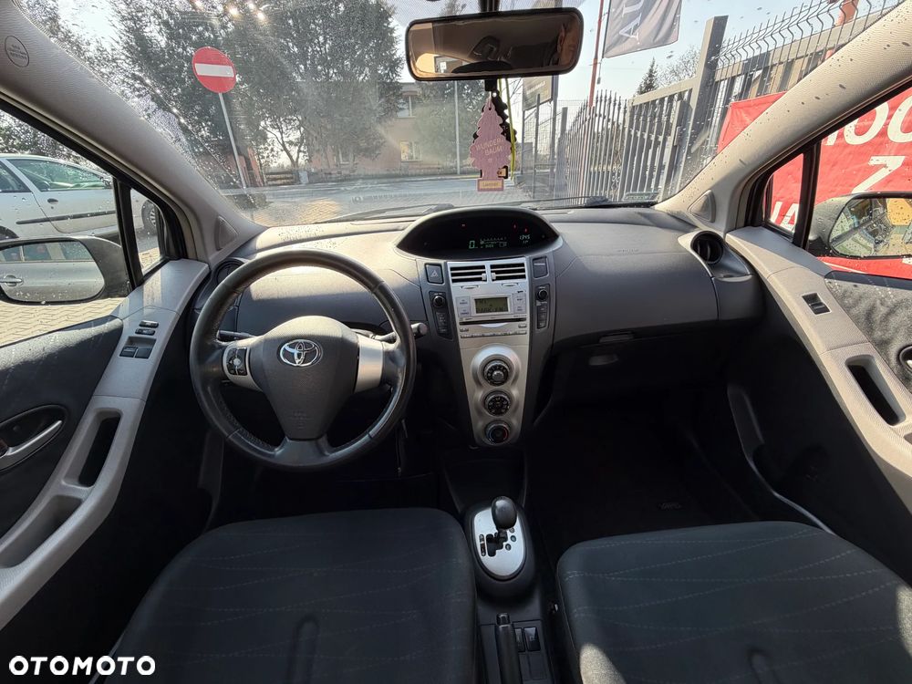 Toyota Yaris 1.3 Sol MM - 6