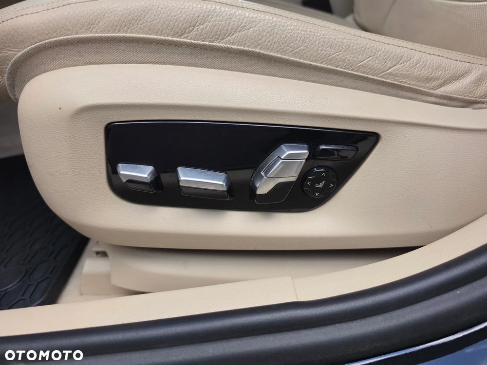 BMW Seria 5 520d Luxury Line - 29