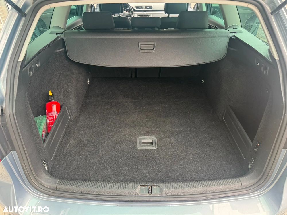 Volkswagen Passat Variant 2.0 TDI Blue TDI DSG Highline - 23