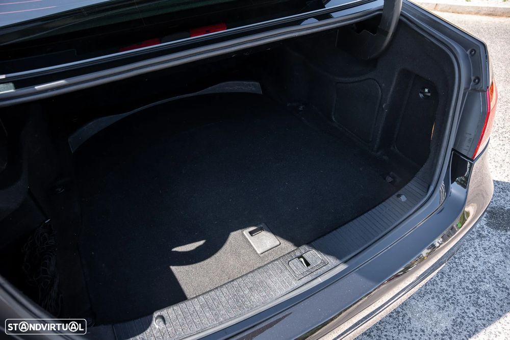 Mercedes-Benz E 220 CDi Avantgarde BE Auto. - 27