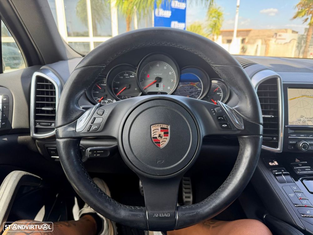 Porsche Cayenne S - 13