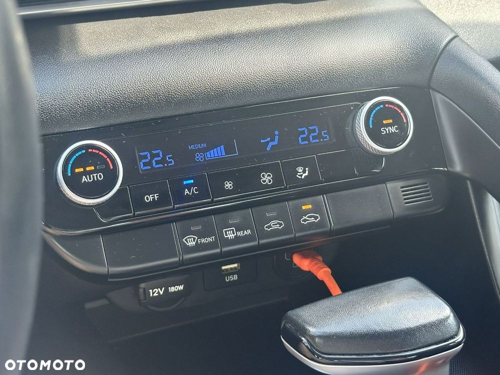 Hyundai Elantra - 32