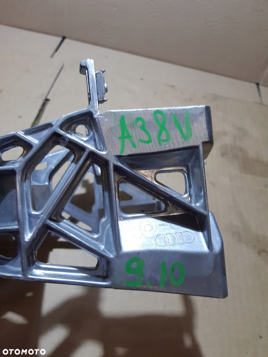 AUDI A3 8V PODŁOKIETNIK PRZÓD 8V0864283 - 9