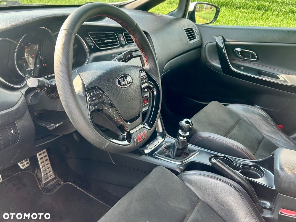 Kia Ceed 1.6 T-GDI GT L - 6