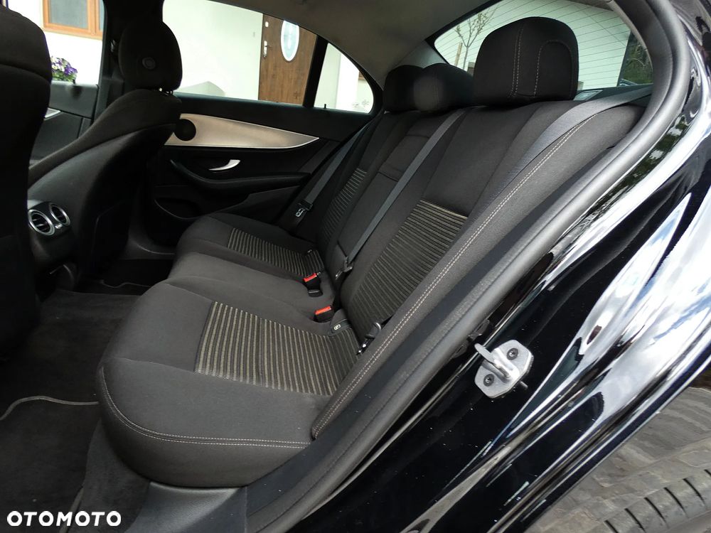 Mercedes-Benz Klasa E 220 d 4-Matic Business Edition 9G-TRONIC - 18