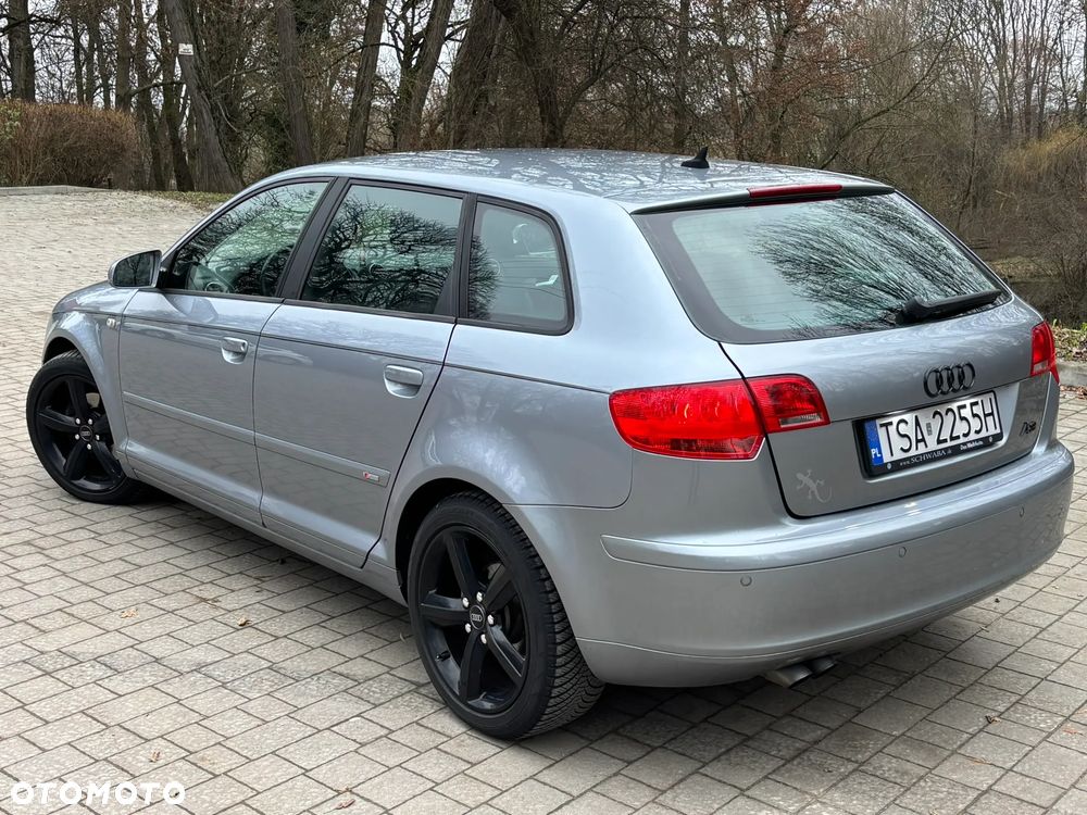 Audi A3 Sportback 2.0 TDI DSG S line Sportpaket plus - 4