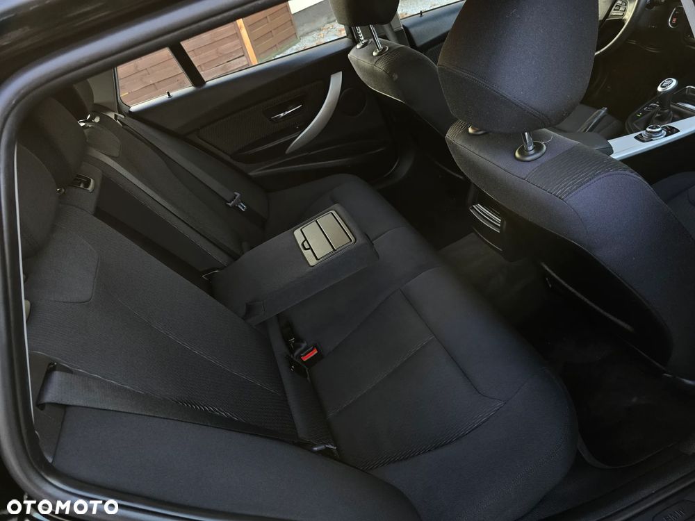 BMW Seria 3 318d Blue Performance - 24