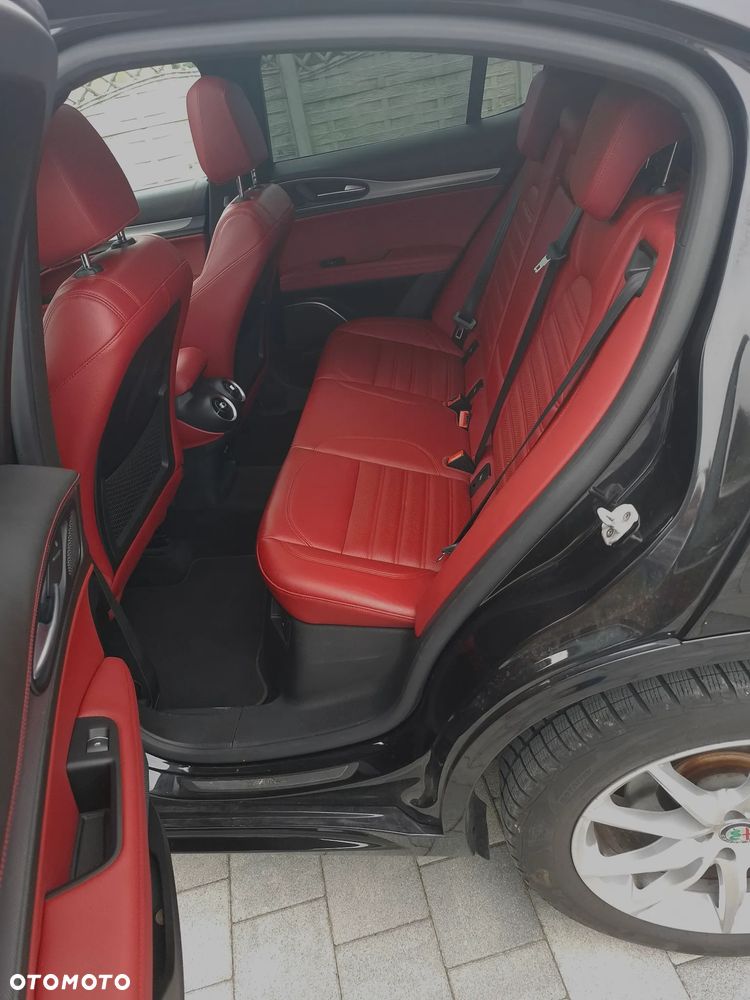 Alfa Romeo Stelvio - 15
