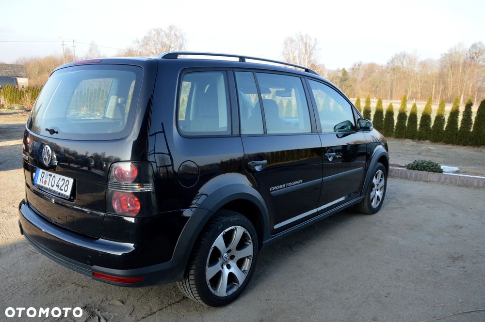 Volkswagen Touran 2.0 TDI DPF Cross - 14