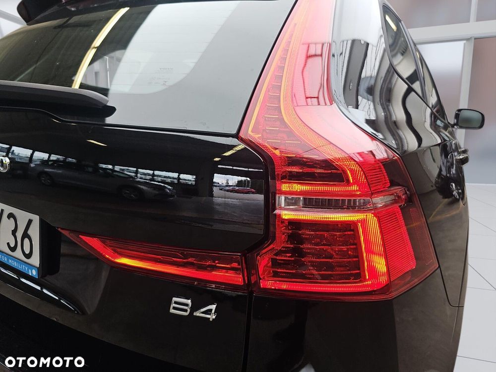 Volvo XC 60 B4 B Essential - 27