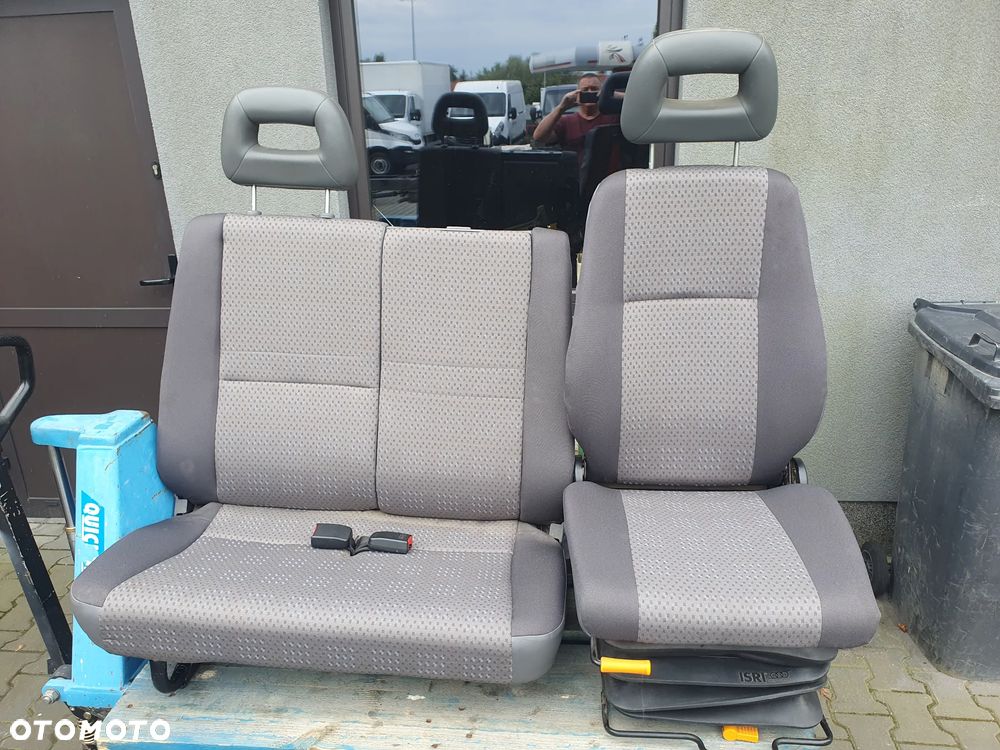 Fotele Komplet Nissan Atleon - 6