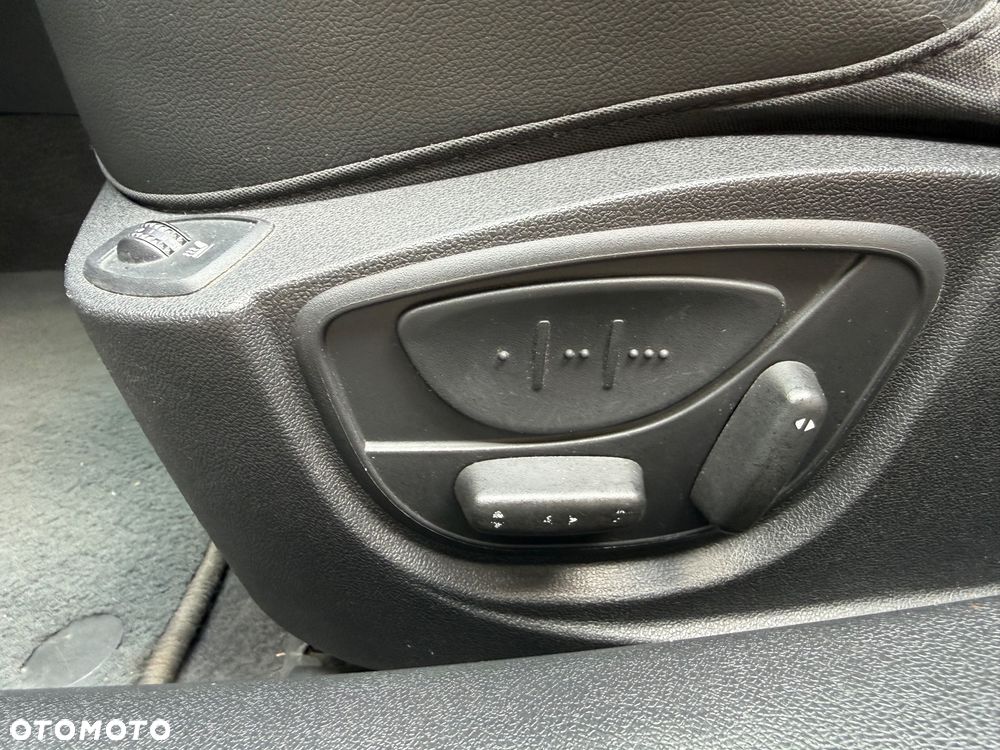 Renault Laguna ENERGY dCi 175 FAP Start & Stop GT - 23