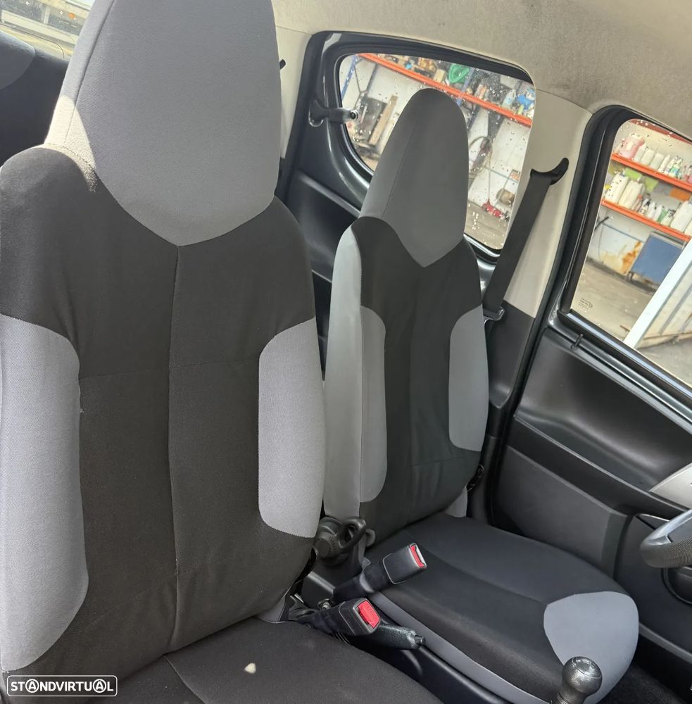 Peugeot 107 1.0 Trendy - 12