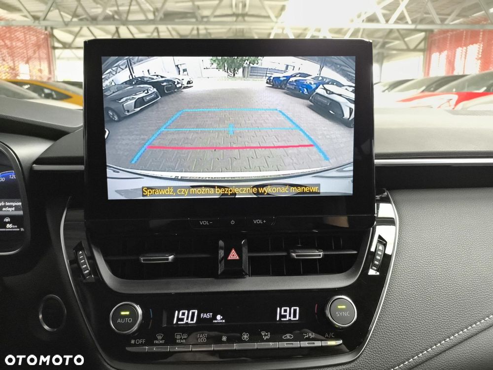 Toyota Corolla 1.8 Hybrid Style - 18