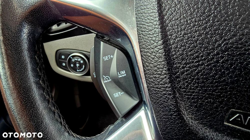 Ford Tourneo Connect 1.5 TDCi Start-Stop Titanium - 25