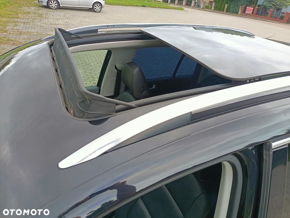 Volkswagen Tiguan - 11