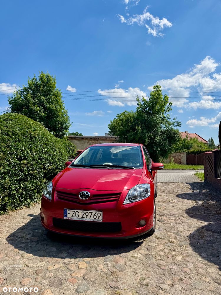 Toyota Auris - 1