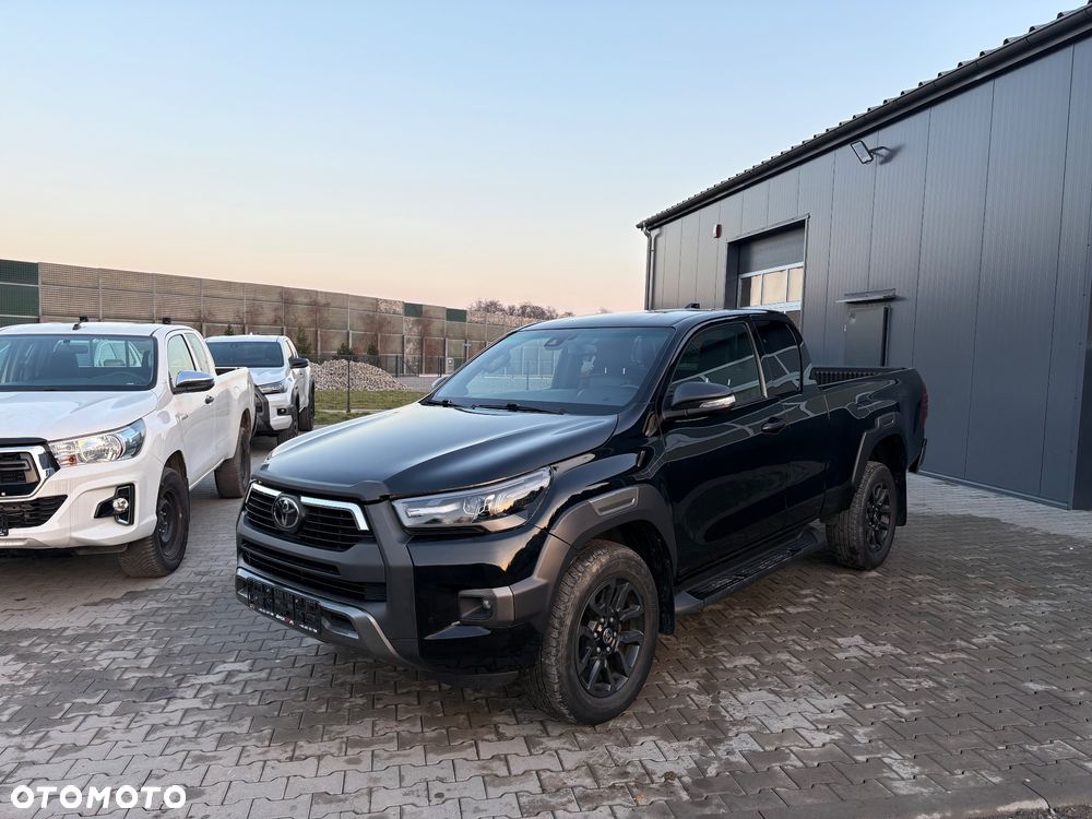 Toyota Hilux - 2