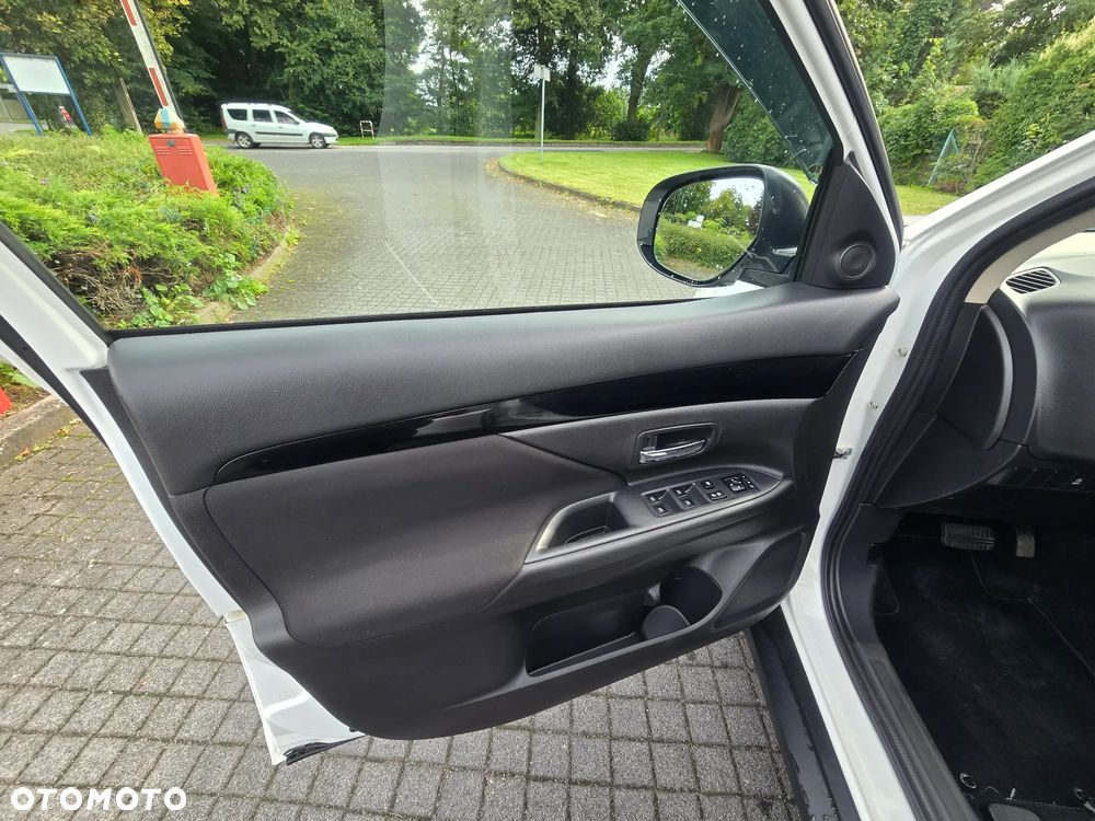 Mitsubishi Outlander 2.0 2WD CVT Active+ - 25