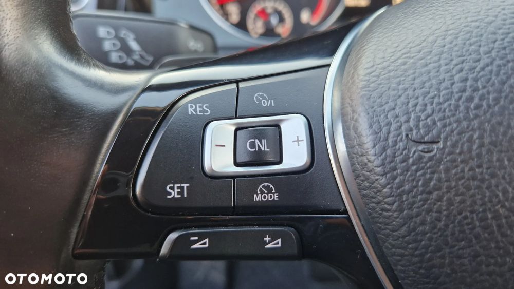 Volkswagen Golf VII 1.4 TSI BMT Highline DSG - 19