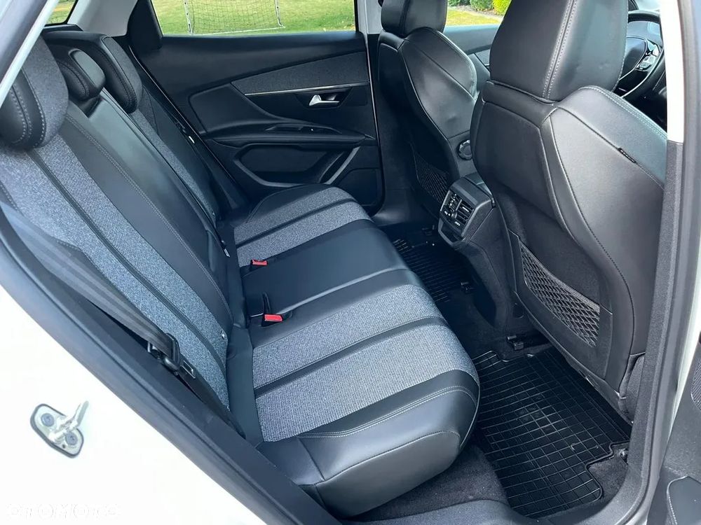 Peugeot 3008 1.2 PureTech Allure S&S - 7