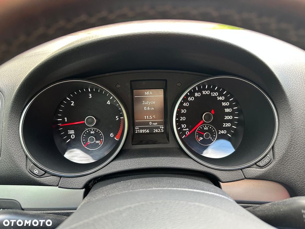 Volkswagen Golf 1.6 TDI Comfortline - 8