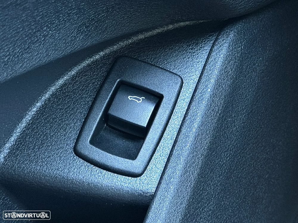 BMW X1 sDrive18i Advantage - 21