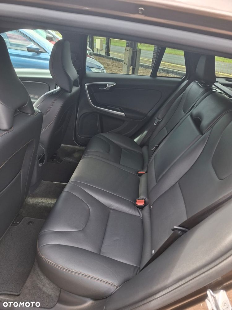 Volvo V60 Cross Country D4 Drive-E Summum - 19