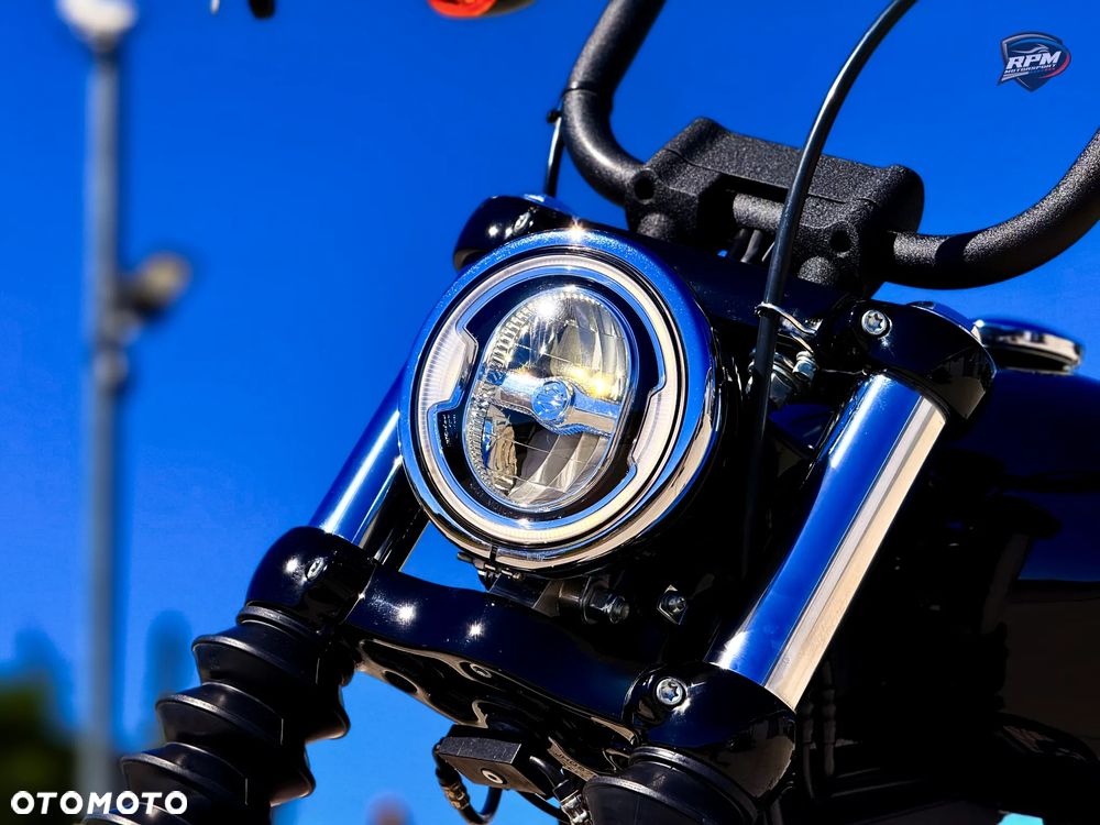 Harley-Davidson Softail Street Bob - 35