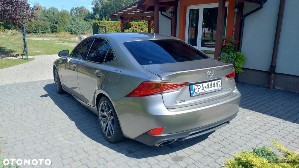 Lexus IS - 8