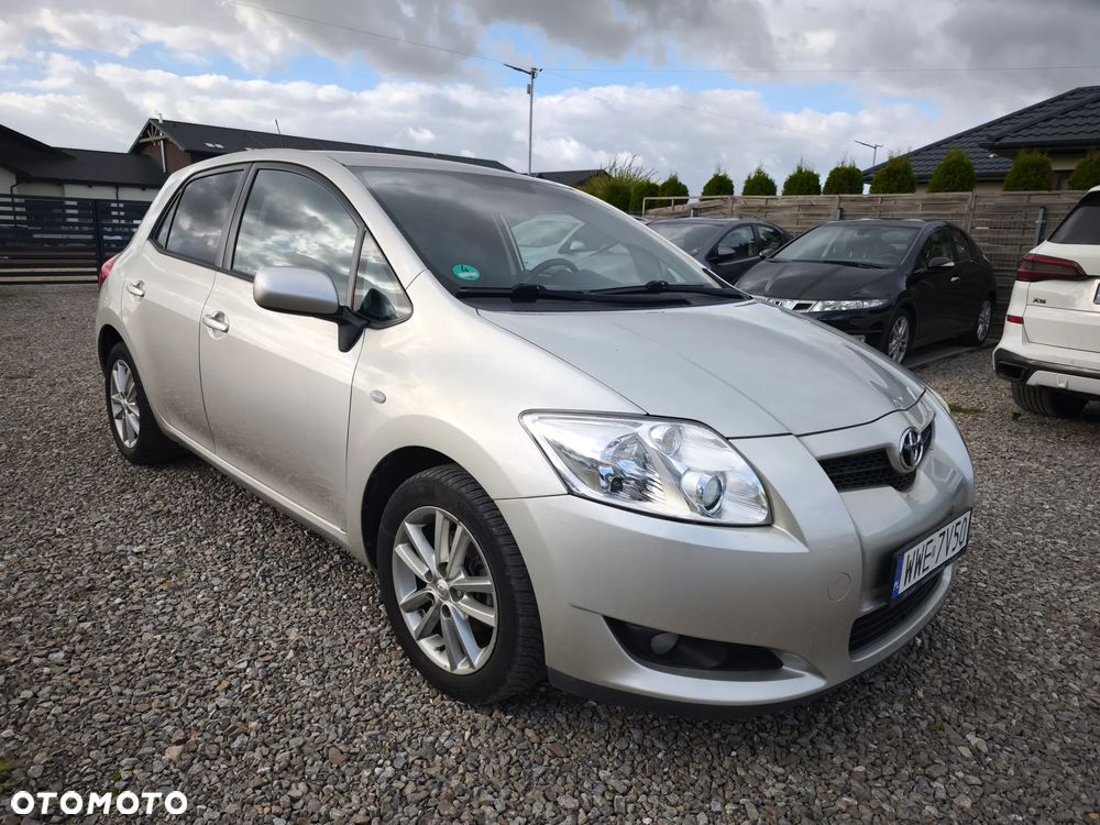 Toyota Auris 1.6 Valvematic Edition - 1