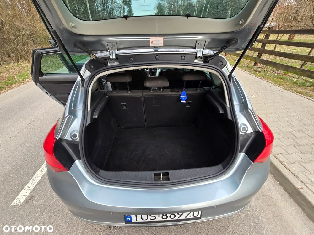 Opel Astra 1.4 Turbo Color Edition - 26