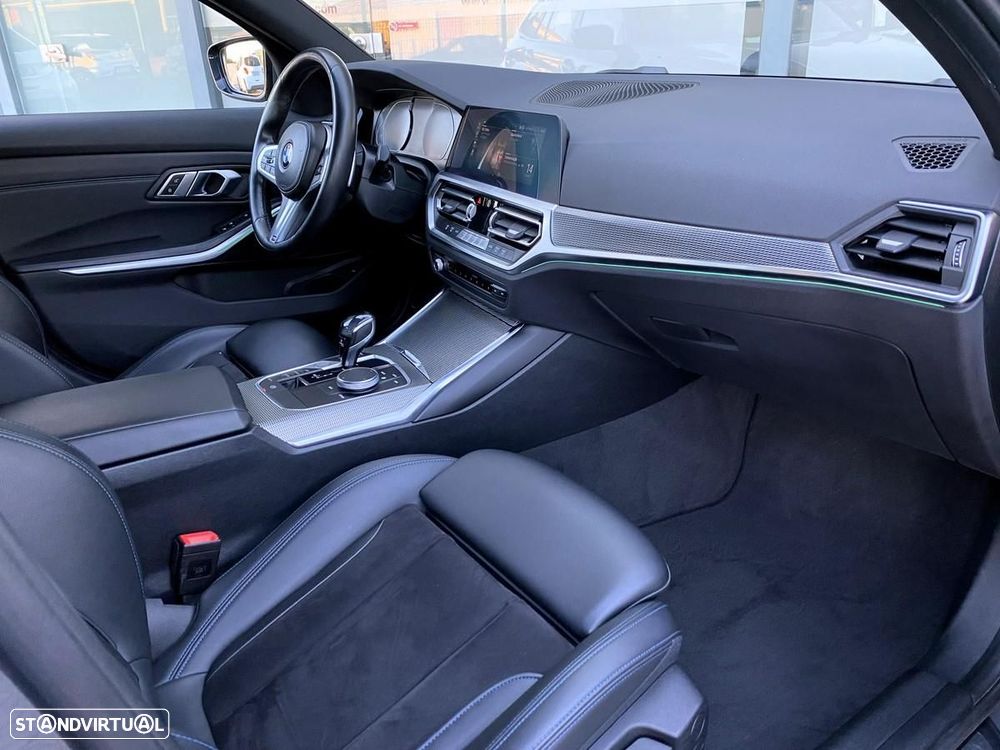 BMW 320 d Pack Desportivo M Auto - 9
