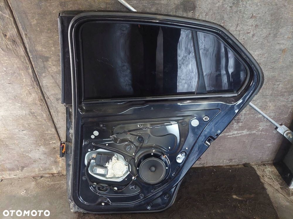DRZWI KOMPLETNE PRAWY TYŁ VOLKSWAGEN JETTA V 5 LC9X - 4