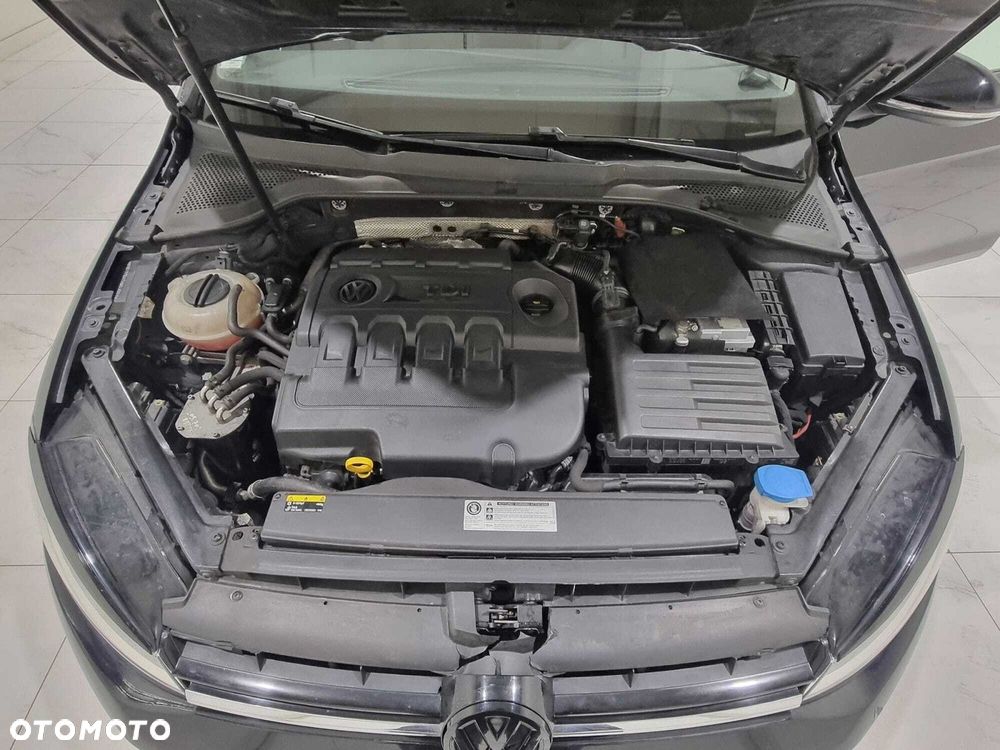 Volkswagen Golf - 11
