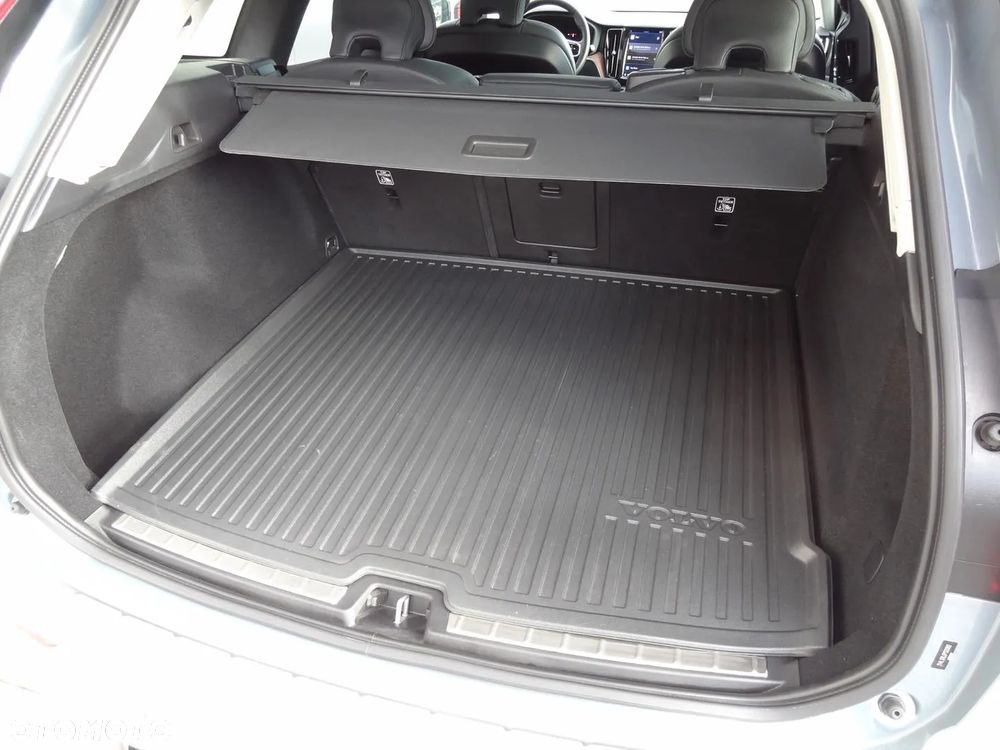 Volvo XC 60 B5 B AWD Geartronic RDesign - 40