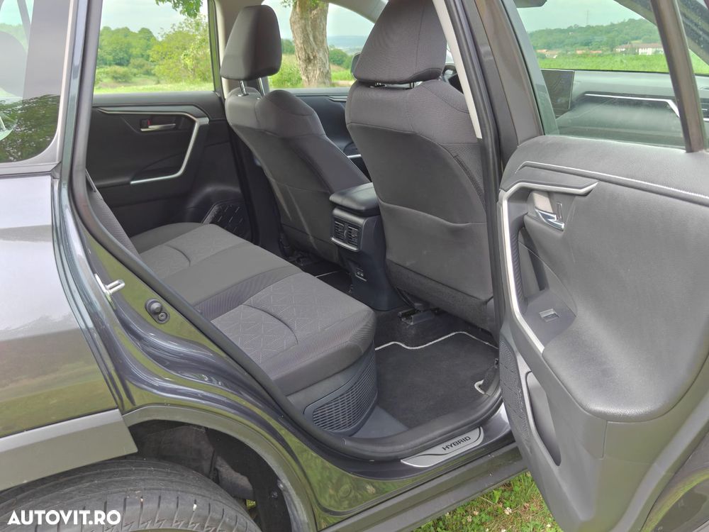 Toyota RAV4 - 8
